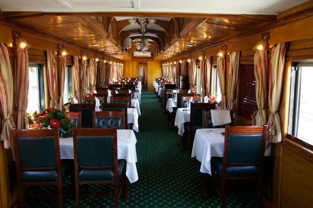 dining cars in the Rovos Rail Africa