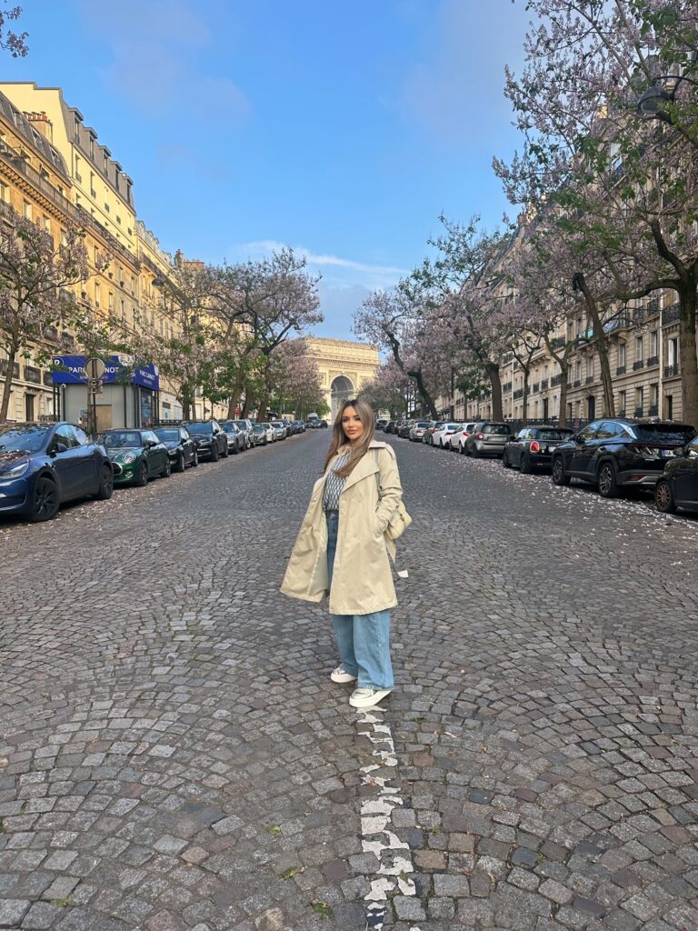 Avenue Carnot, Paris France